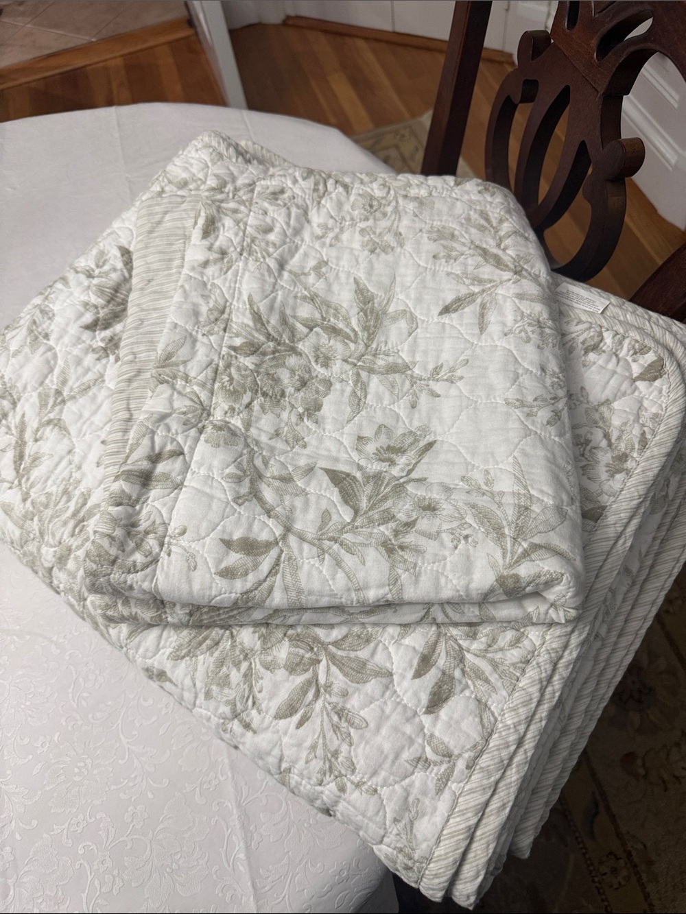 Laura Ashley Twin Quilt & Sham in Cream and Sage Green Floral